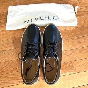 Nisolo Mens Everyday Sneakers - Black Color in size 9 - New in Dust Bag